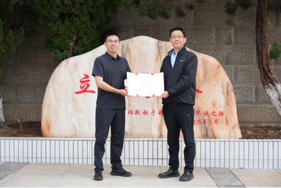 模具9911班校友代表重返母校