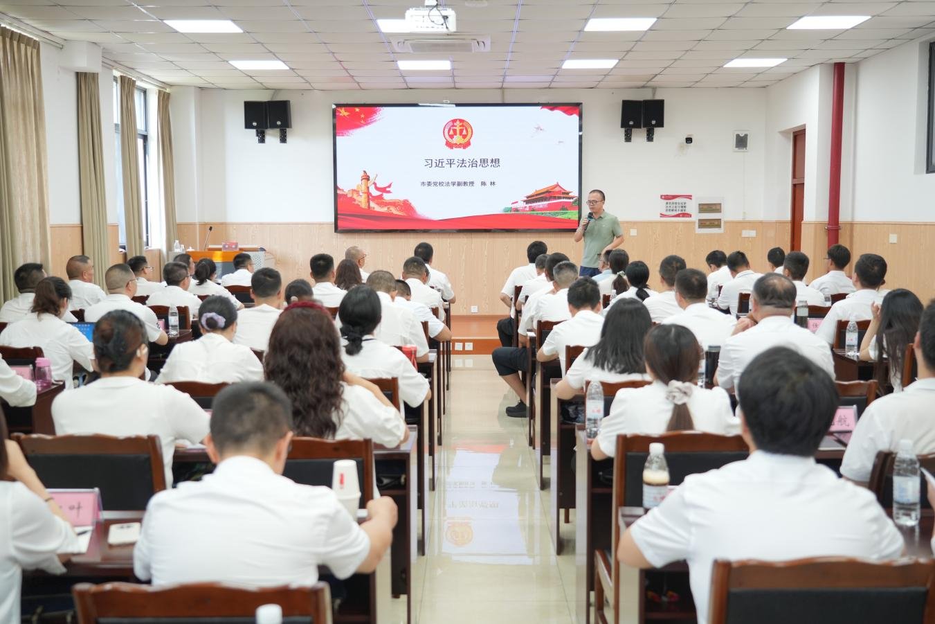 筑牢信仰根基