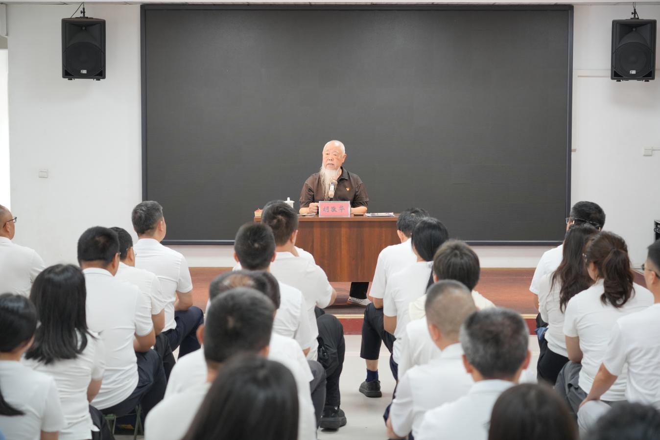 进一步夯实基层党组织战斗堡垒